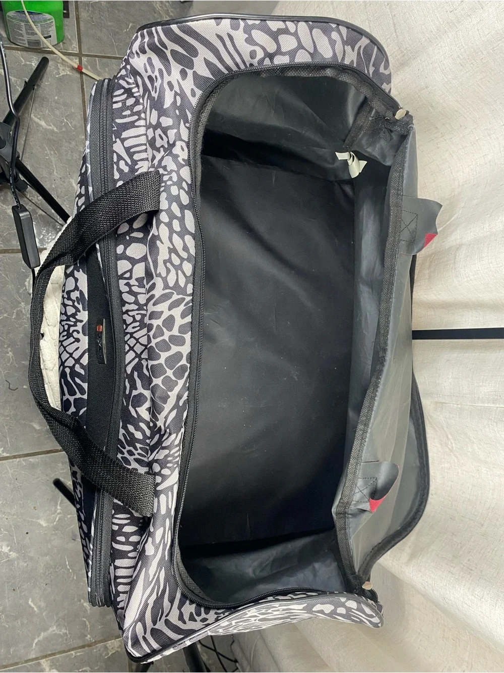 TAG Travel Duffel Bag Grey Black Animal Print Weekender Carry On Tote Luggage
